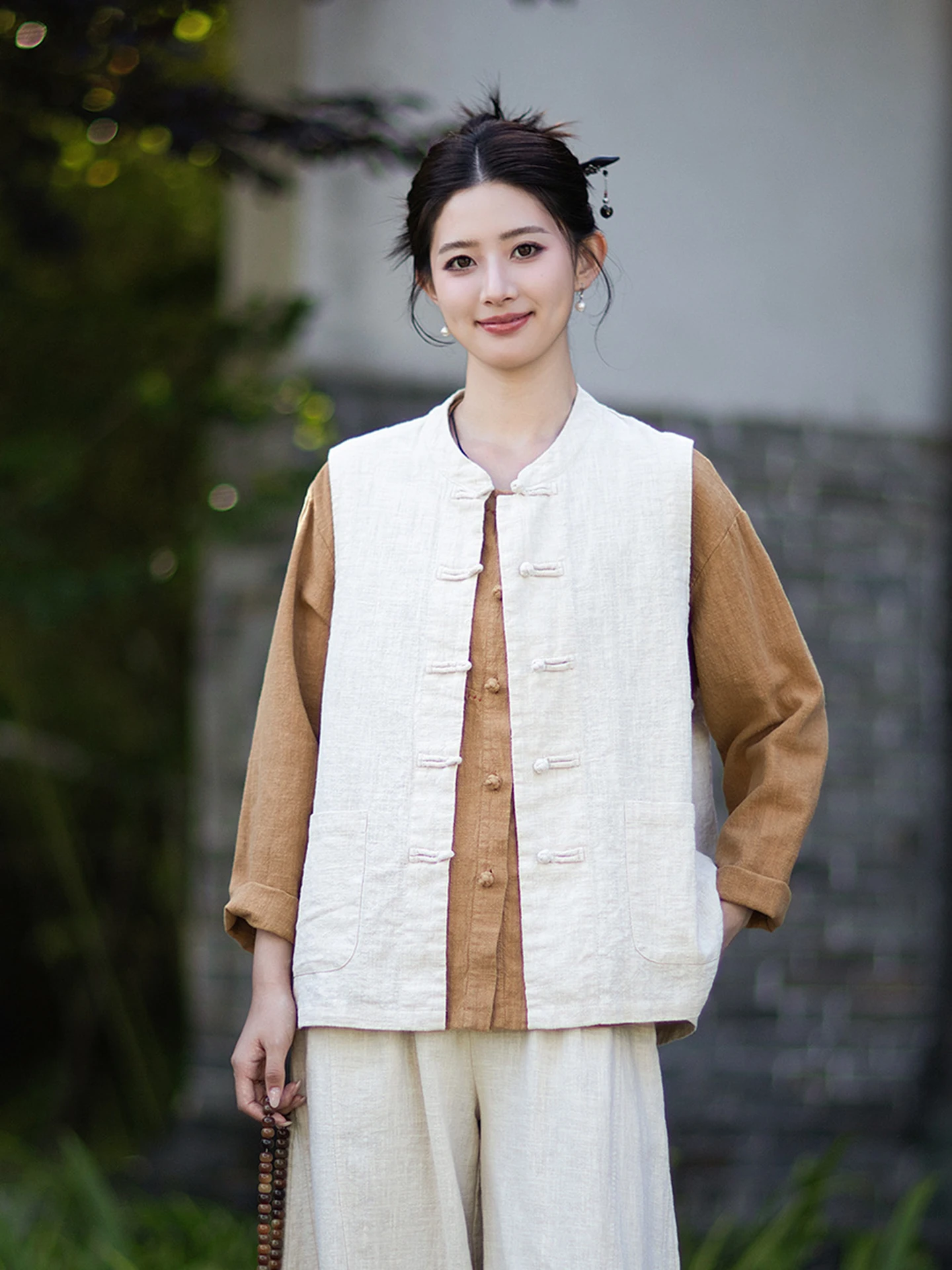 New Chinese Style Women's Cotton Linen Vest Summer Sleeveless Top Button down Open Cardigan Outerwear Breathable Loose Fit