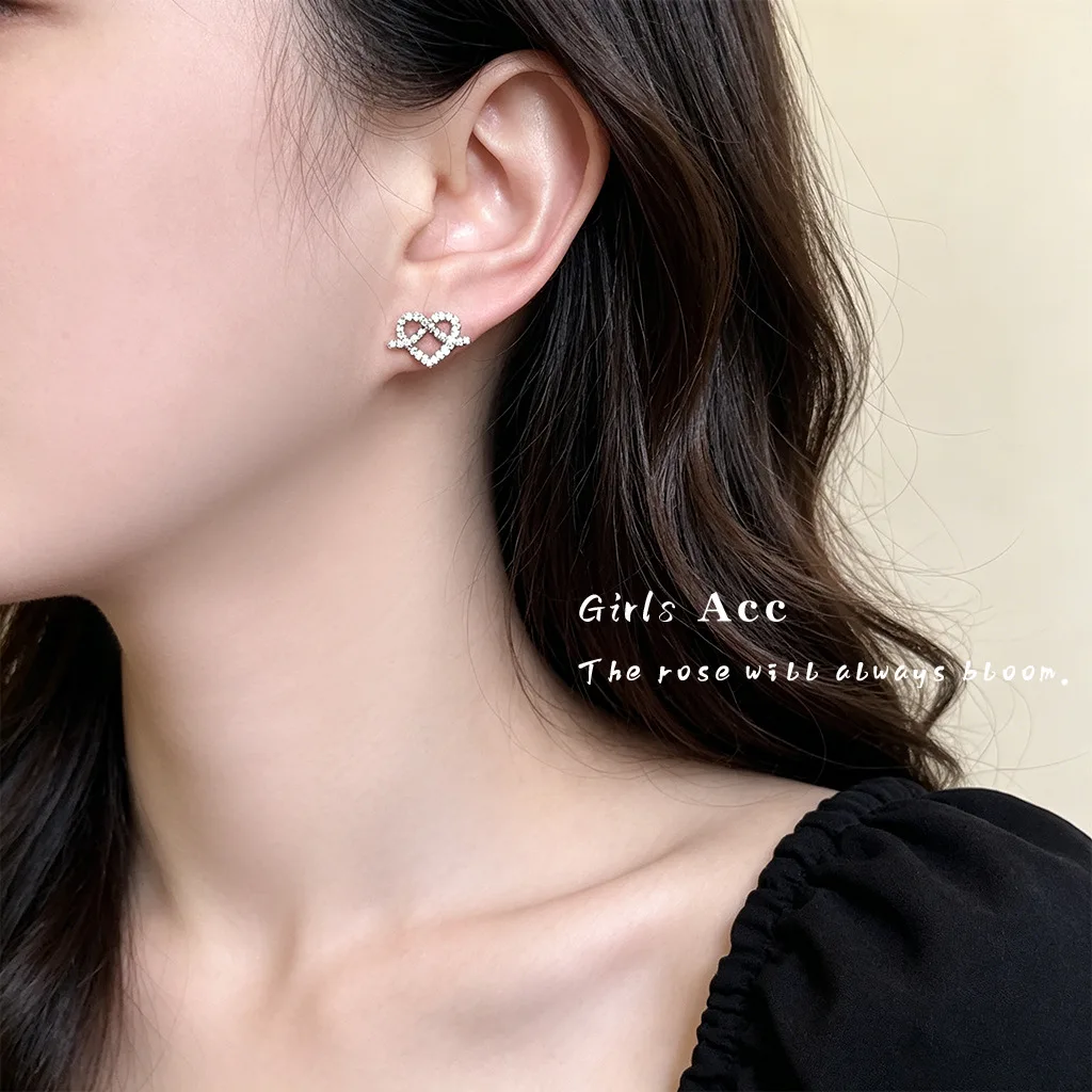 Fashion Minimalist Small Love Ear Studs Alkaline Water Knot Micro Inlaid Zircon Earring Elegant Advanced Versatile Jewelry