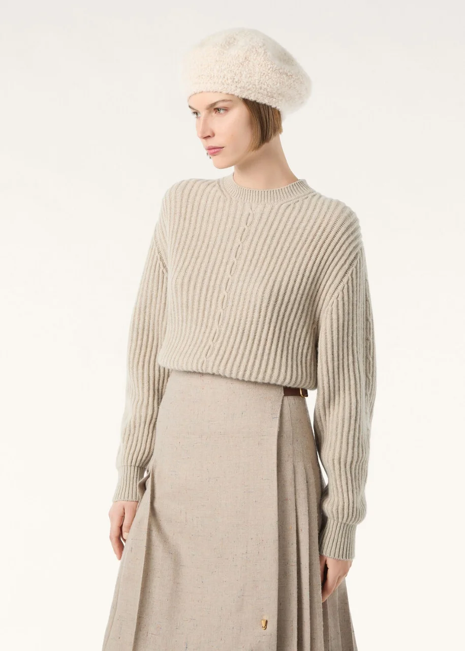 

Autumn And Winter New Round Neck Simple Elegant Versatile Commuting Solid Color Slim Cable Knit Sweater