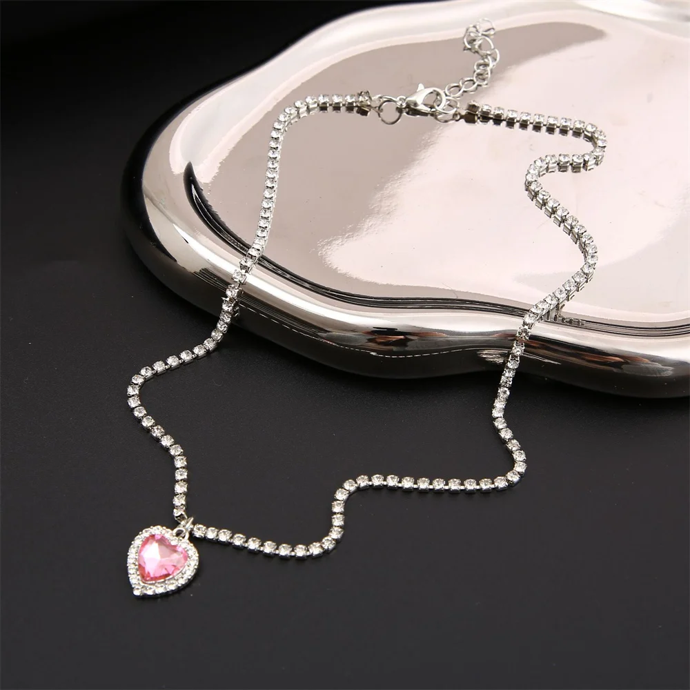 Modische Acryl-Zirkon-Kettenkette für Frauen, Rosa Kristall-Herzanhänger-Halskette, Schlüsselbeinkette für Damen, Schmuck – Detail 4