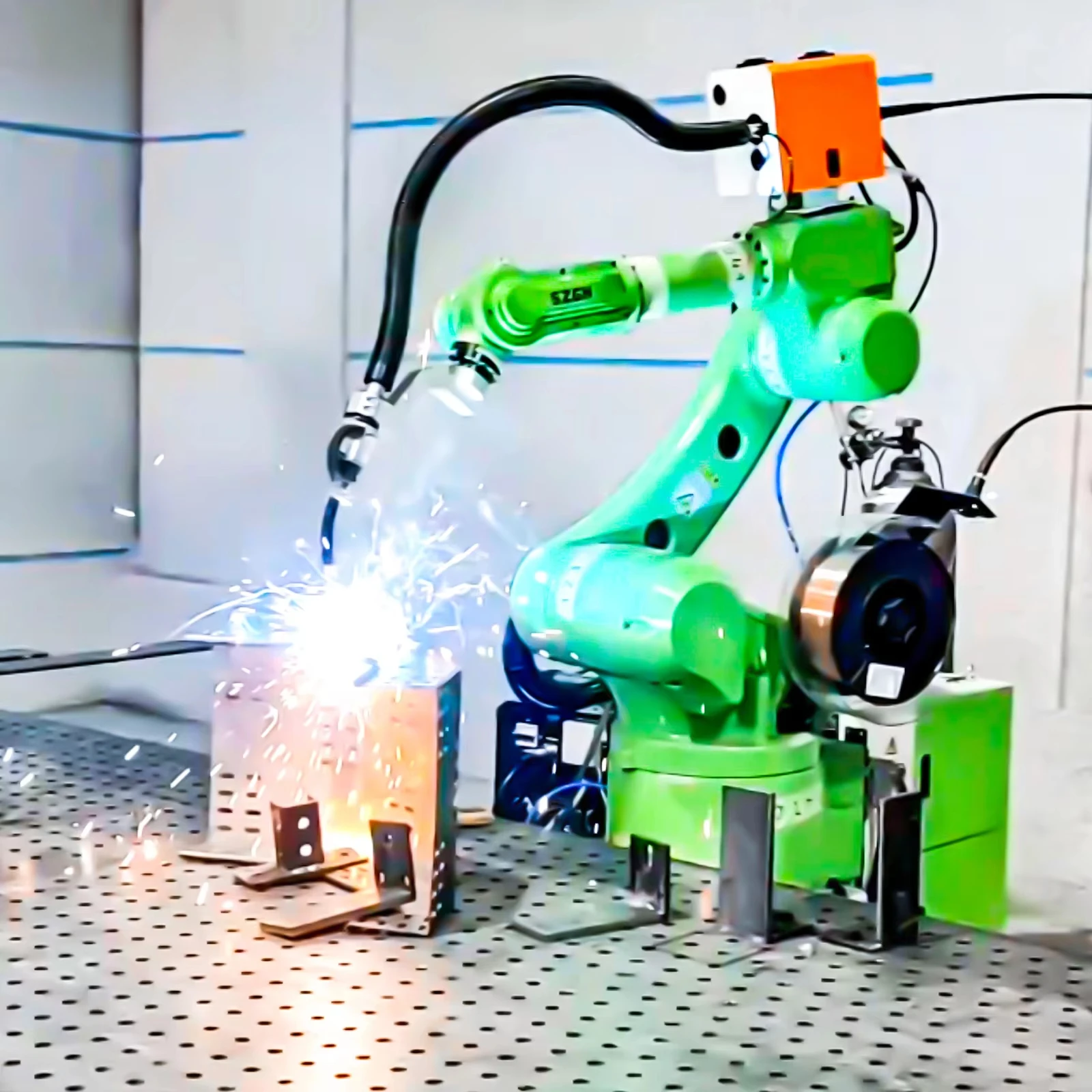 Automatic Industrial Mig 6 Axis Robotic Arm Welding Robot Welding Machines For Bicycle Frame