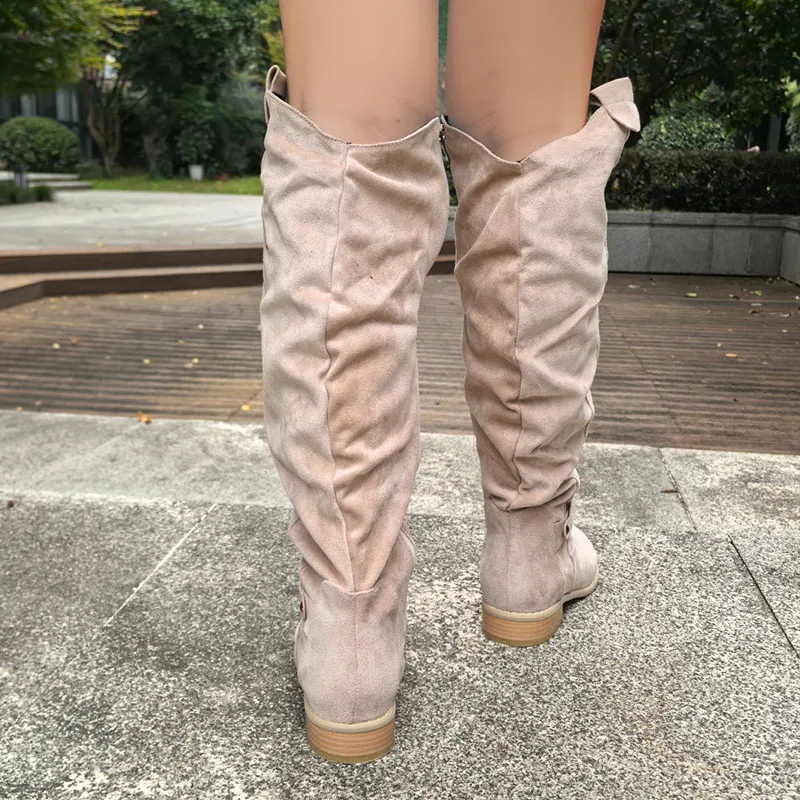 حجم كبير 45 الجلد المدبوغ كعب منخفض أحذية عالية النساء الخريف الشتاء الرجعية Nubuck الجلود منتصف العجل أحذية امرأة قطيع الركبة عالية طويلة Bootie