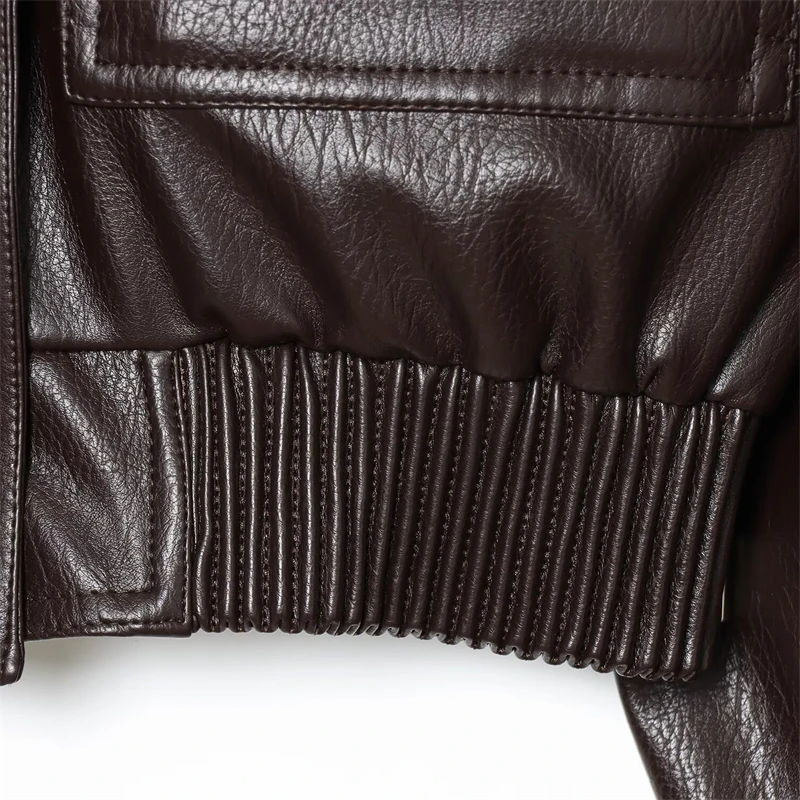 Keyanketian 2025 inverno nova jaqueta de couro falso feminino casaco casual estilo rua bolsos com aba gola solta zíper blazer