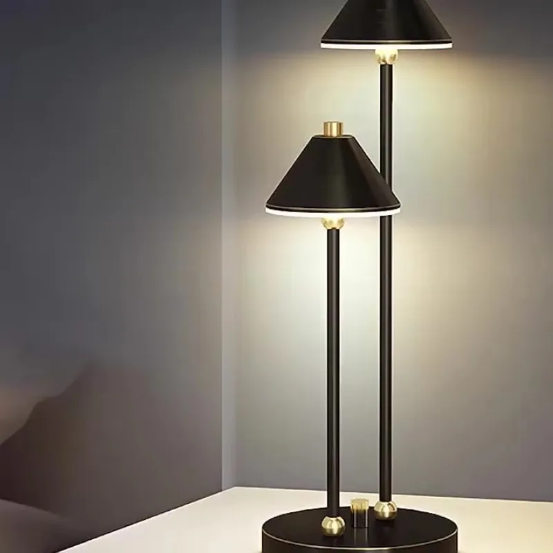 

Полностью медная настольная лампа, спальня, свадебная комната, роскошь скандинавского света, элитный смысл, простая современная креативная прикроватная лампа