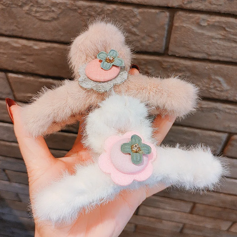 Lovely Grip Plush Flower Hairpin Autumn and Winter Style Temperament Back of The Head Plate Hairpin Headgear Shark Clip