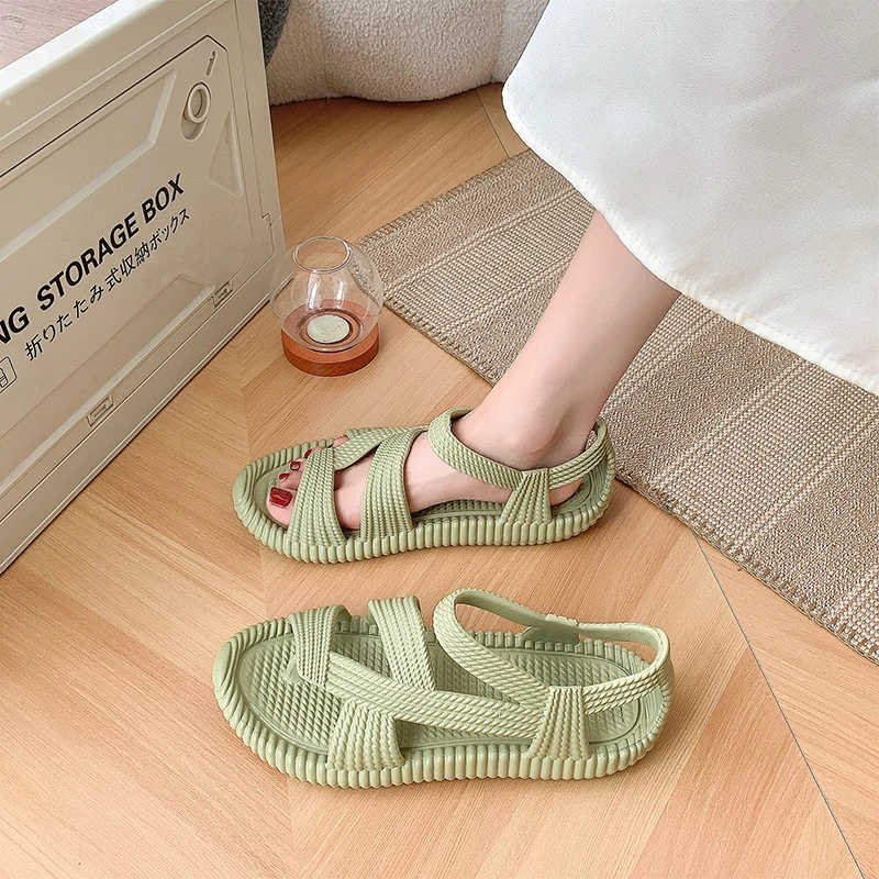 Un par de nuevas sandalias de verano en espiga, zapatillas cómodas, resistentes al desgaste, antideslizantes, sandalias informales y de moda para uso exterior