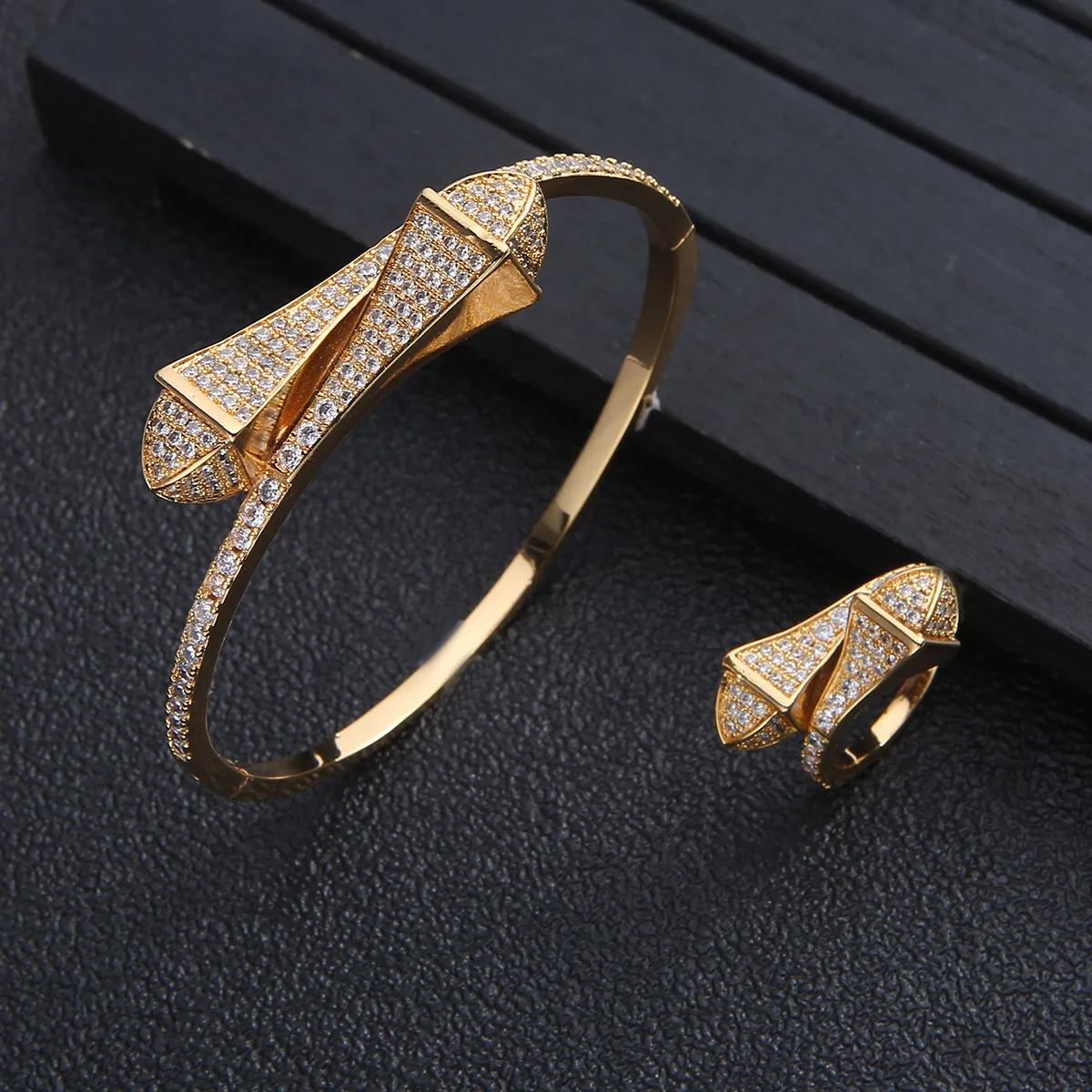 Diamond-set Flash diamond Double pagoda bracelet Ring bracelet 2024 new fashion accessory women's Shamrock jewelry party