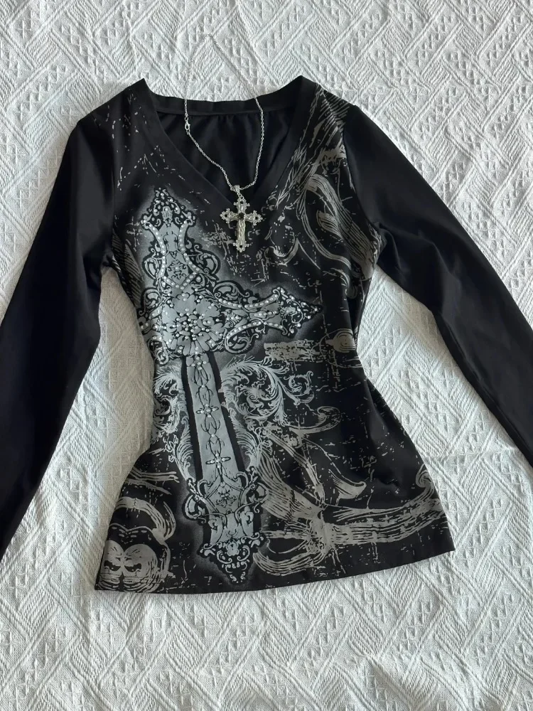 Houzhou vintage gótico camisetas femininas y2k preto punk gráfico camiseta grunge retro sexy com decote em v algodão camisetas estéticas harajuku