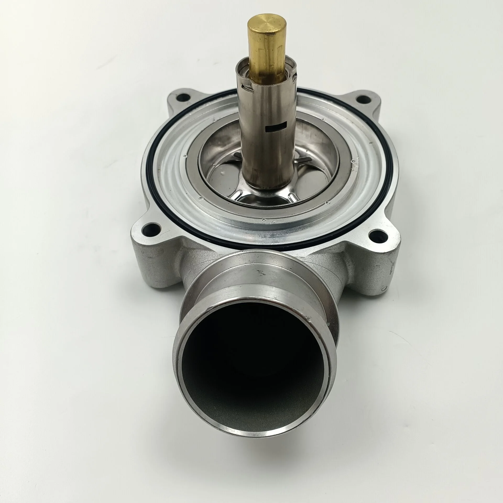 High performance new diesel engine parts thermostat A4712007515