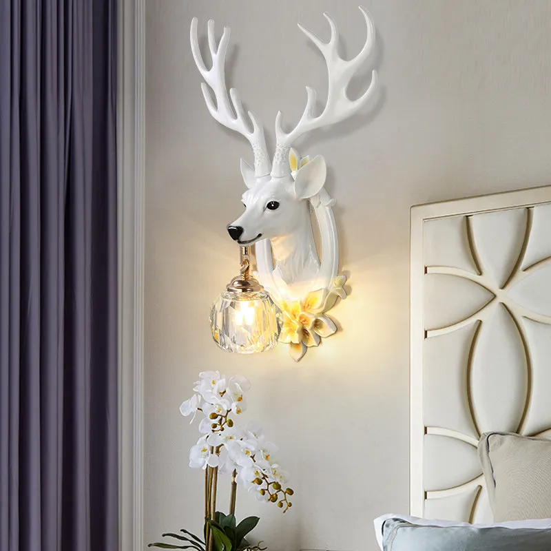 American Retro Lucky Deer Head Wall Lamps Living Room Bedroom Restaurant Hotel Atmosphere Decorate Crystal Antlers Wall Sconces