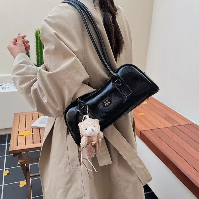 

Attractive Dainty Handbag Ladies Office Commuting Work Event Exquisite Fashionable Timeless Elegant