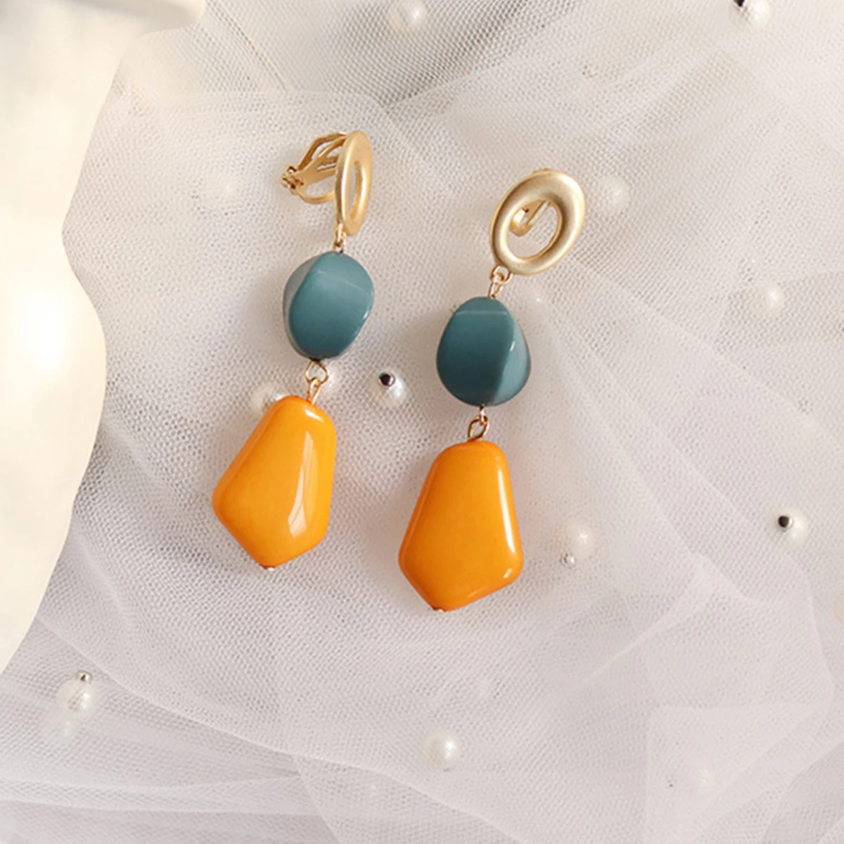 1 pair of irregular acrylic colored clashing earrings for ladies