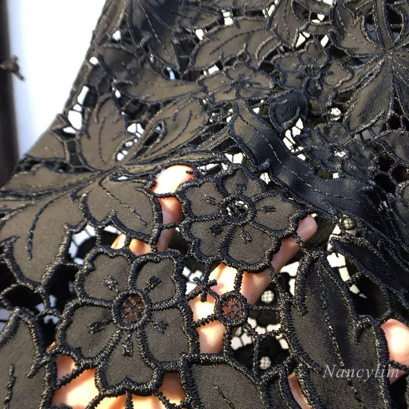 European 2025 Hollow Lace Jeans Women Summer New Black Lace Denim Pants Heavy Industry Beads Hot Diamond Denim Splicing Crochet - Image 4