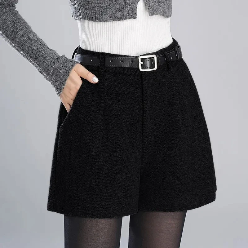 Women\'s High waisted Woolen Shorts For autumn Winter 2025 New Black Loose Casual wide leg A-line boot Pants Female