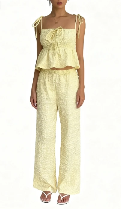 

Лето 2022, новый стильный топ с баской на бретельках и текстурированные широкие прямые брюки, комплект из двух предметов, женская одежда