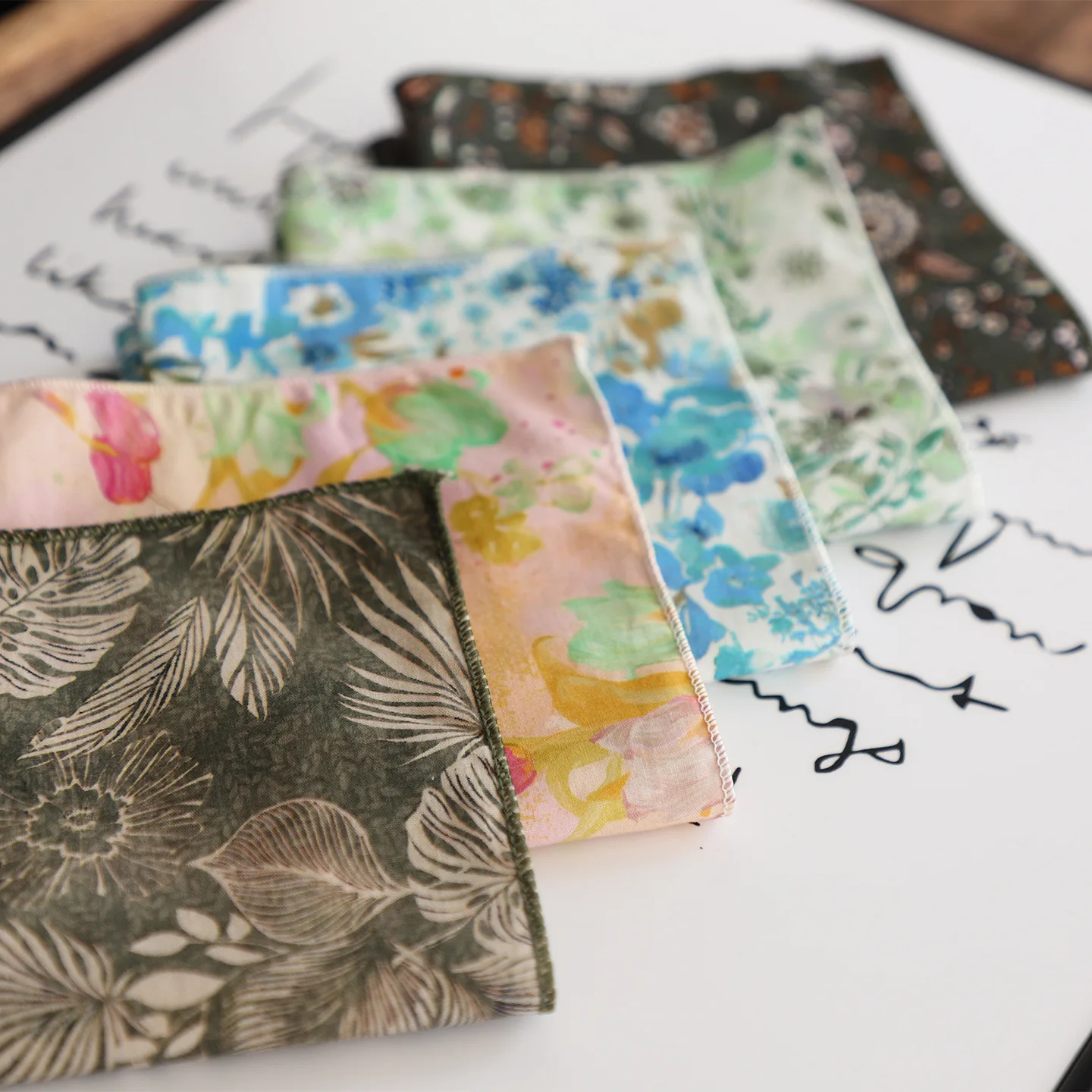 2026 New Cotton Floral Pocket Square Men Luxury Colorful Green Red White Flower Handkerchief Wedding Suit Accessories 22cm Hanky