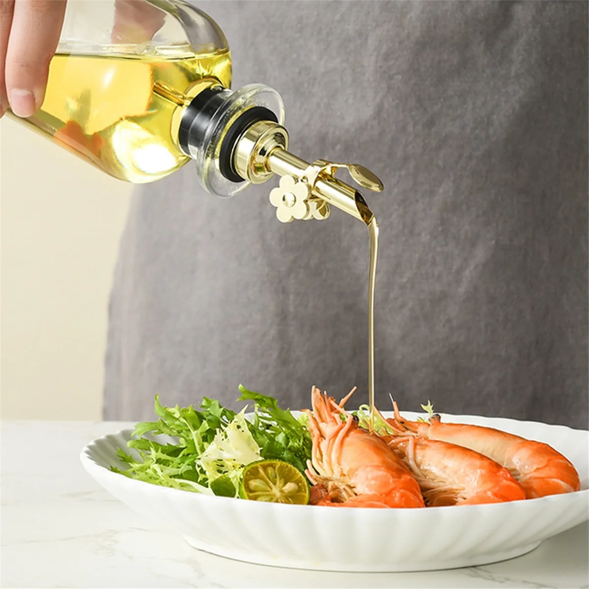 2Pack Stainless Steel Oil Pour Spouts, Replacement Bottle Pourers Oil Spout Liquor Pourers Auto Flip Feature Gold HY