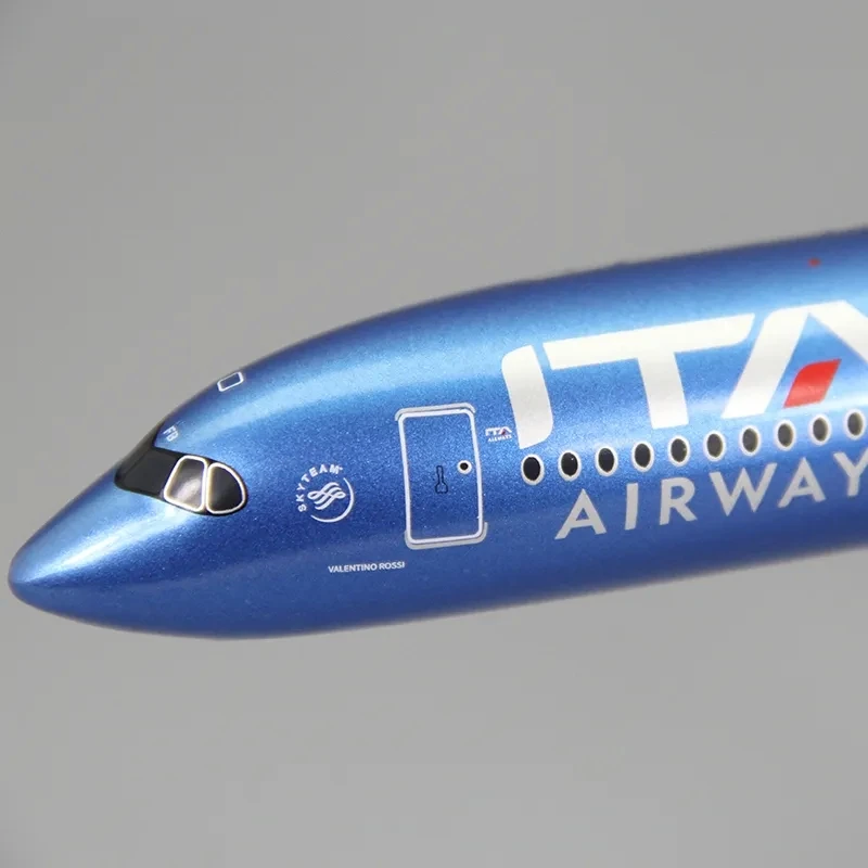 1:200 Scale Plastic Air Italian Ita Airways Airbus A350-900 Airlines Plane Model Aircraft Decoration Accessories For Collection