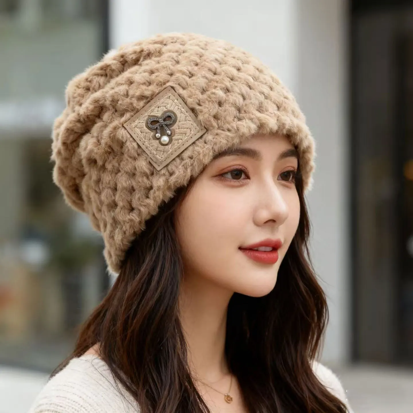 

Модная шапка-бини для коррекции овала лица – женская осенне-зимняя стильная теплая шапка-баоту с защитой ушей для большого обхвата головы