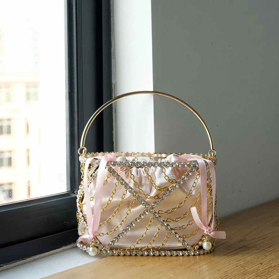 

Metal Hollow-Out Bucket Bag with Chain & Silk Ribbon, Sparkling Crystal Evening Clutch for Women, Luxury Birdcage Design