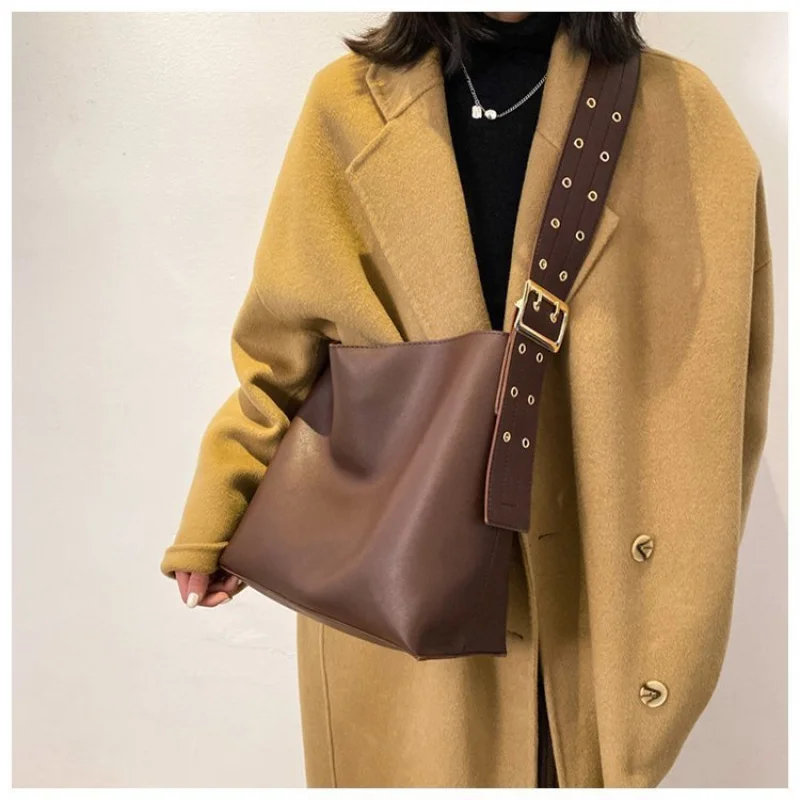 

Durable Leather Handbag With Crossbody Option For Women, Luxury Brand By Famous Designer Messenger Bag
