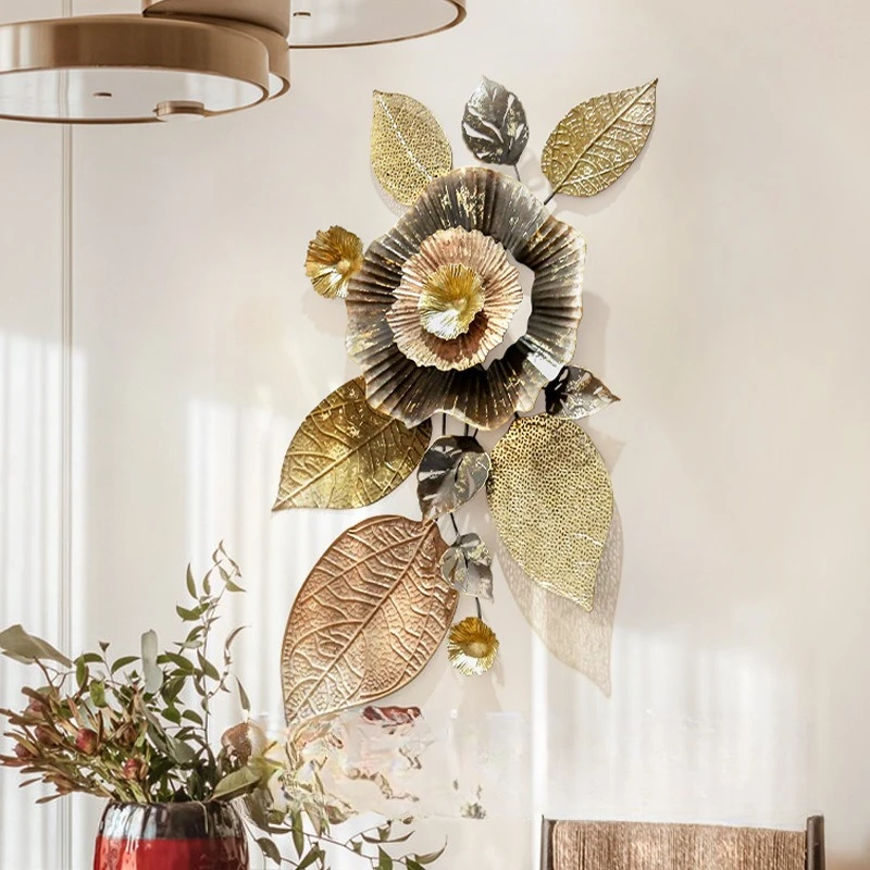 The new Chinese restaurant features three-dimensional wrought iron floral wall decorations, creating a warm style