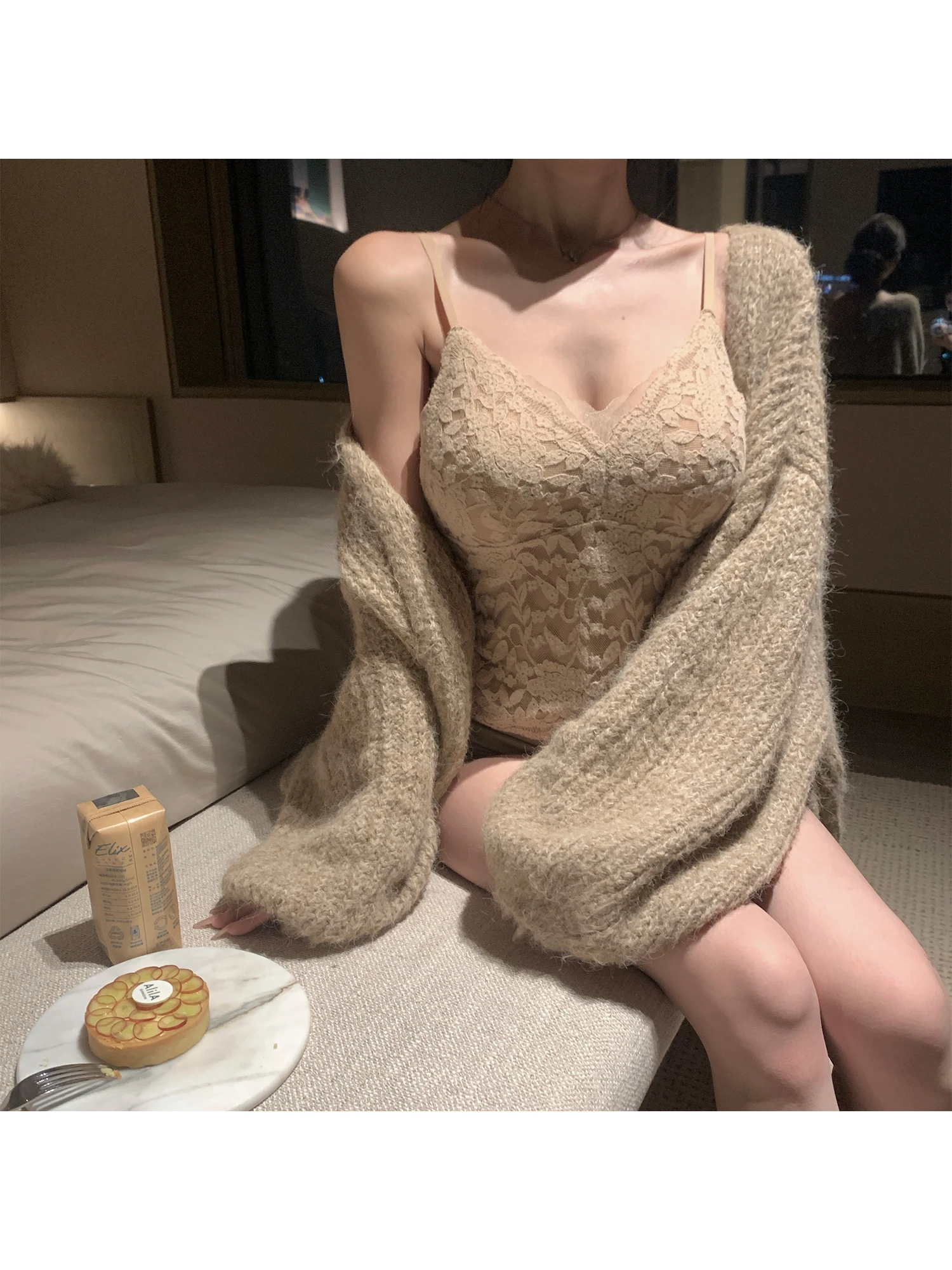 

Женский облегающий топ Kubiliv Pure Desire с кружевными вставками и V-образным вырезом, повседневный, на бретельках, для ношения под одеждой