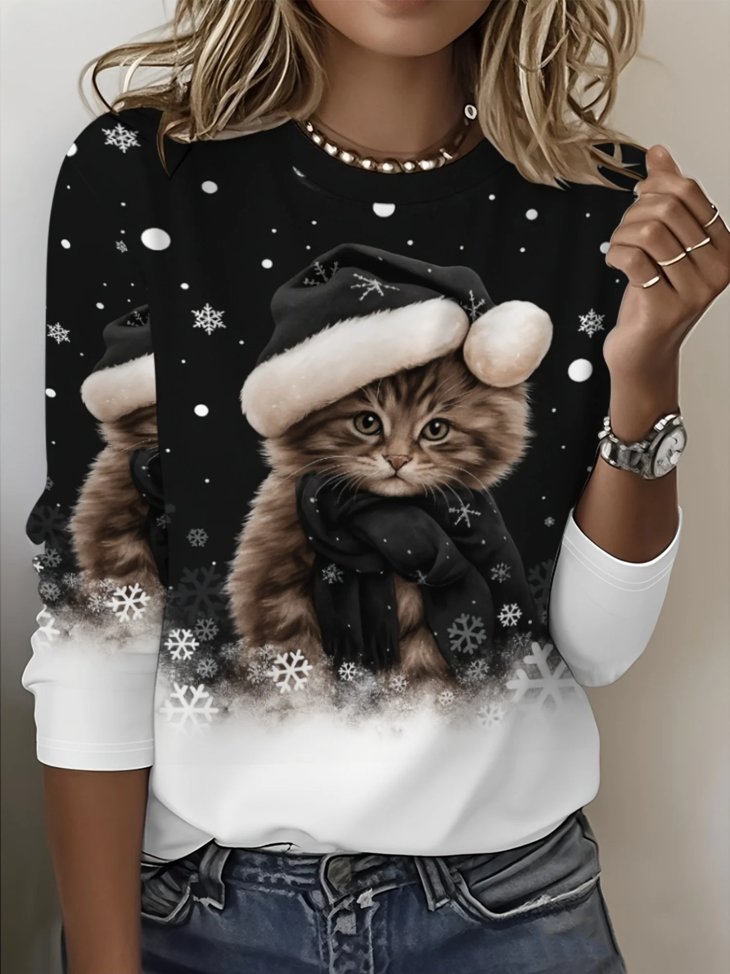 女性用、丸襟、長袖Tシャツ。クリスマス柄で、猫、サンタ帽、雪 - T-Shirts のレビューと価格