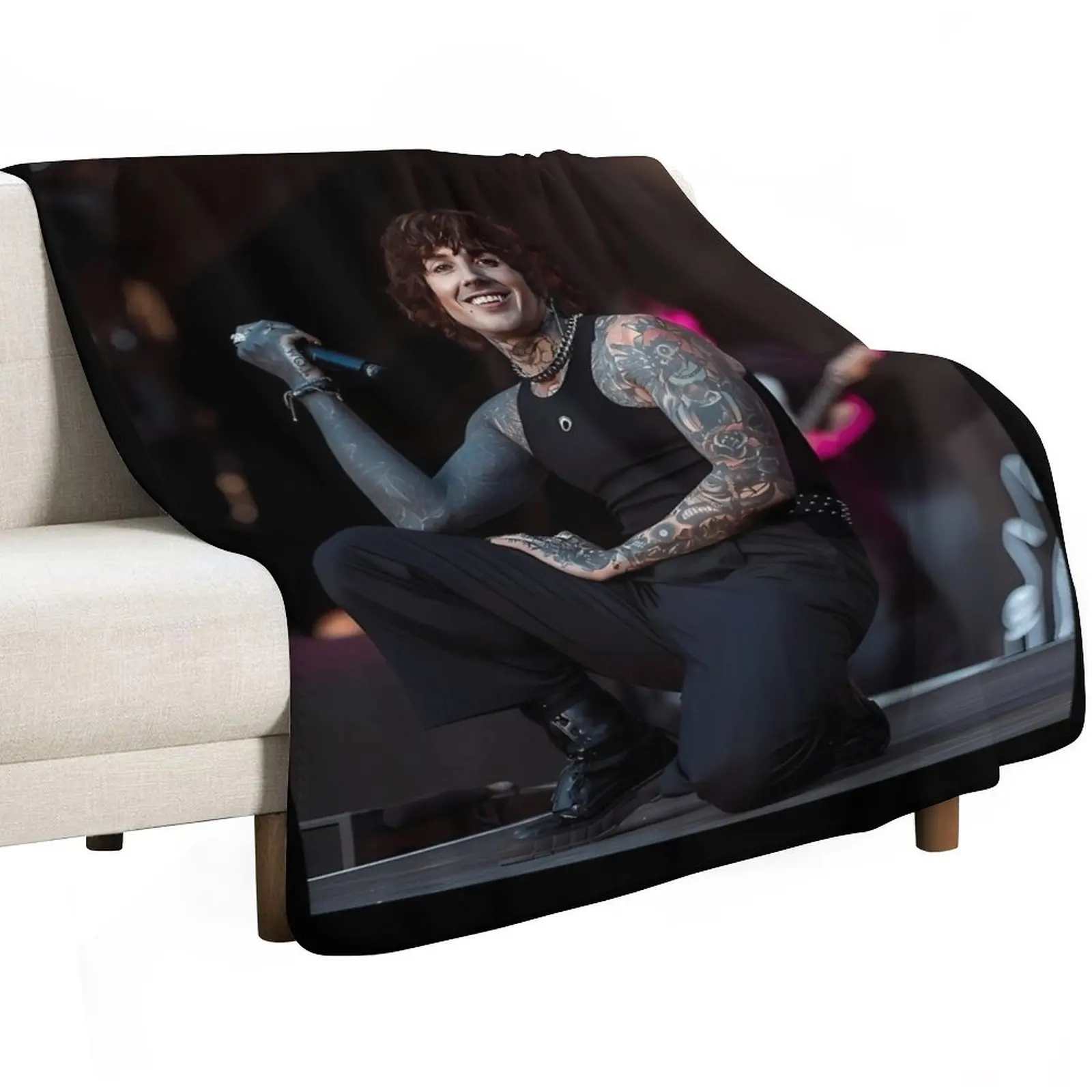 

Smiling Oli Sykes Throw Blanket manga Luxury Brand Decoratives Picnic Blankets