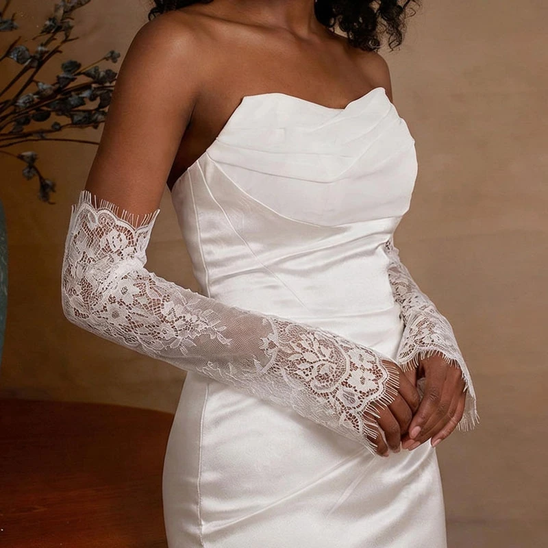 45cm Elegant Hollow Sheer Lace Bridal Sleeves Fingerless Wedding Gloves Long Eyelash Arm Sleeves Party Evening Dress Accessories