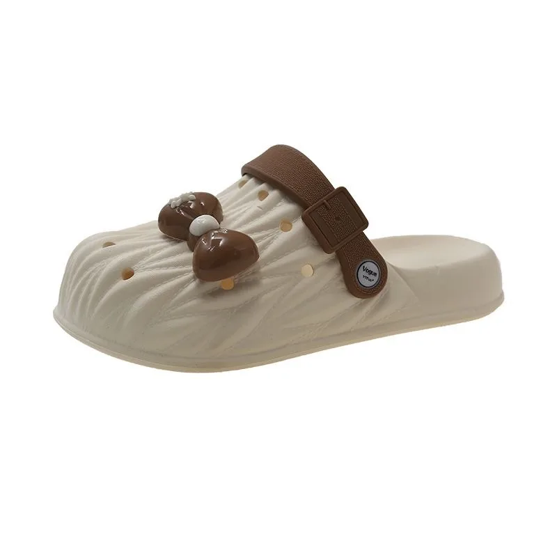 

Unisex Cartoon Clogs with Charms, Cute EVA Garden Shoes, Non-slip Summer Beach Sandals, Casual Slippers for Indoor Outdoor