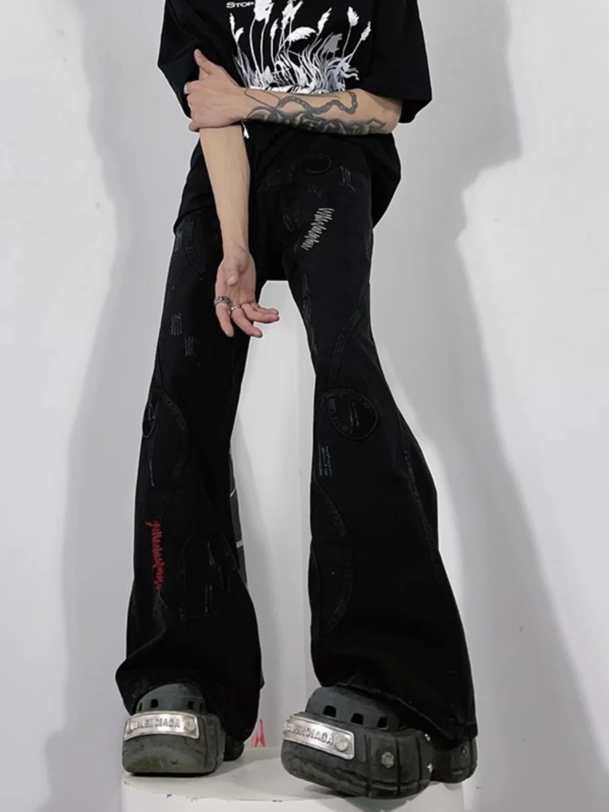 الرجعية الأمريكية تصميم المطرزة المرقعة نجا مايكرو متوهج الدينيم الجينز الرجال النساء واسعة الساق طول الأرض العلامة التجارية العصرية