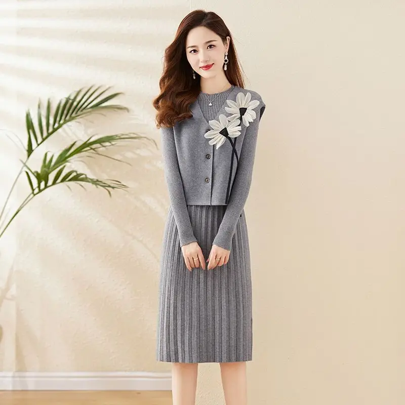 Women\'s Autumn and Winter Two-piece Knitted Dress New Mid to Long Style Slim Fit and Fashion Temperament Set Casual Dresses