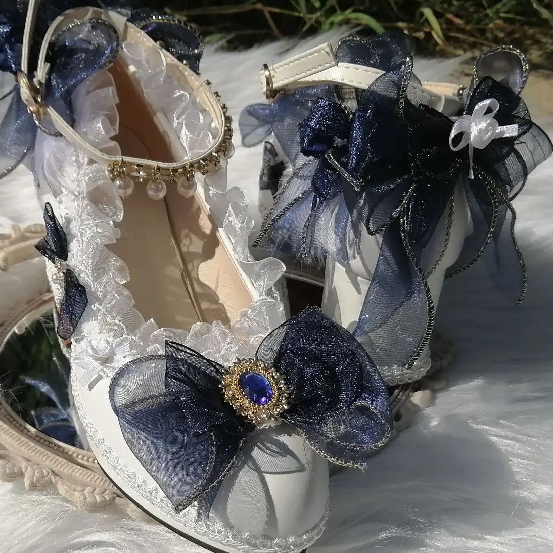 Handgefertigte Lolita-Hochzeitsschuhe mit klobigem Absatz und runder Zehenpartie, Blume