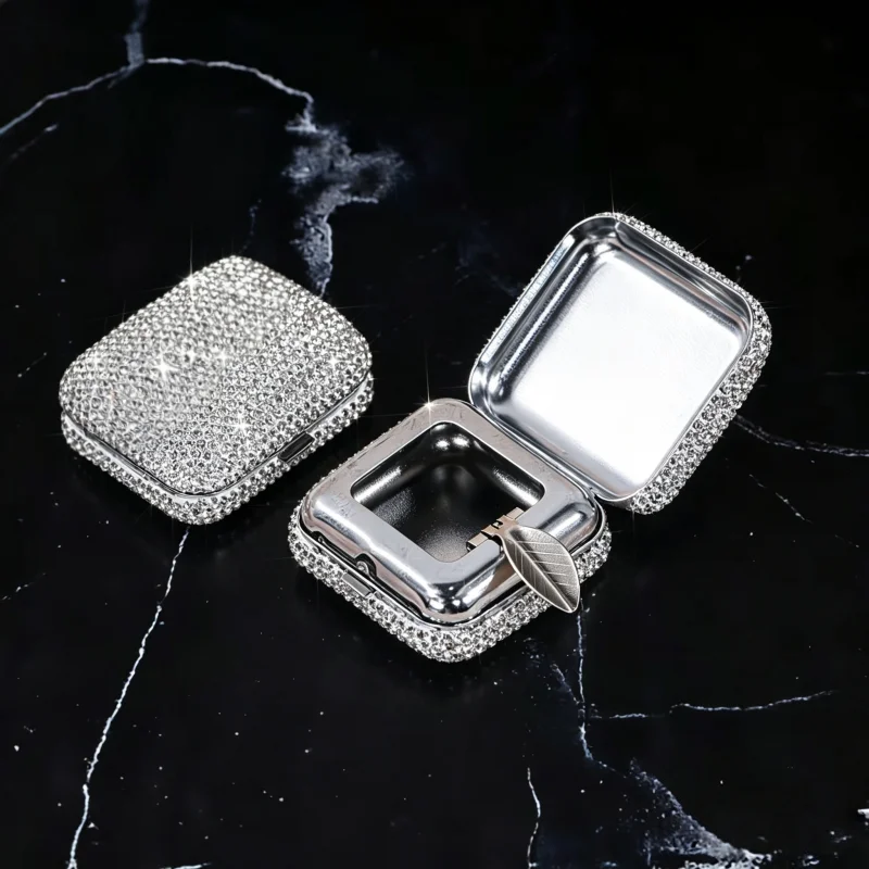 

Sparkling Diamond Lidded Ashtray, Portable Windproof Travel Ashtray for Car Home Outdoor, Mini Compact Smoking Ash Tray