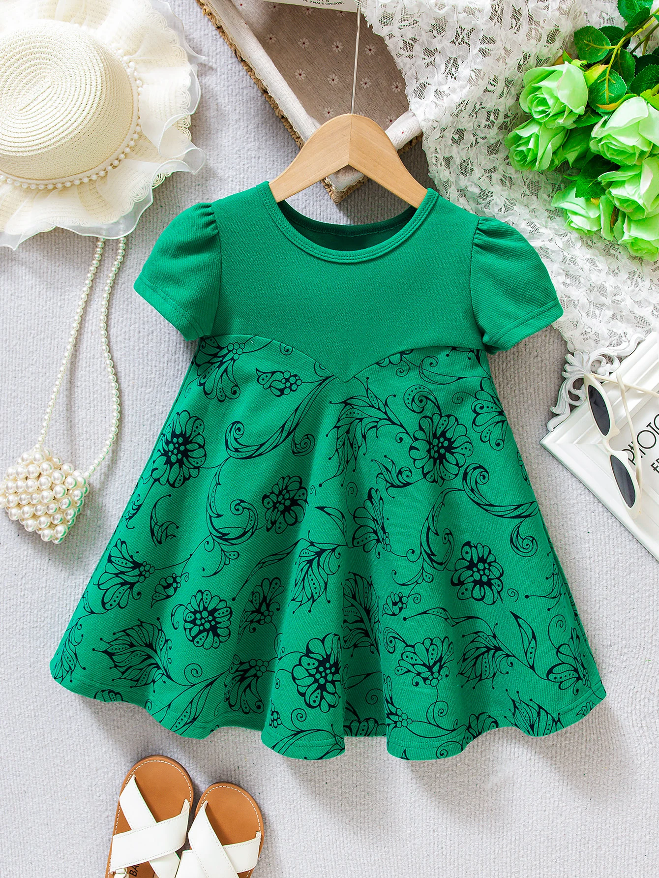 Fashionable Green Dress for Girls Aged 4-7 Perfect Children's Gift Ideal Clothing Item for Kids Birthday Or Any Occasion