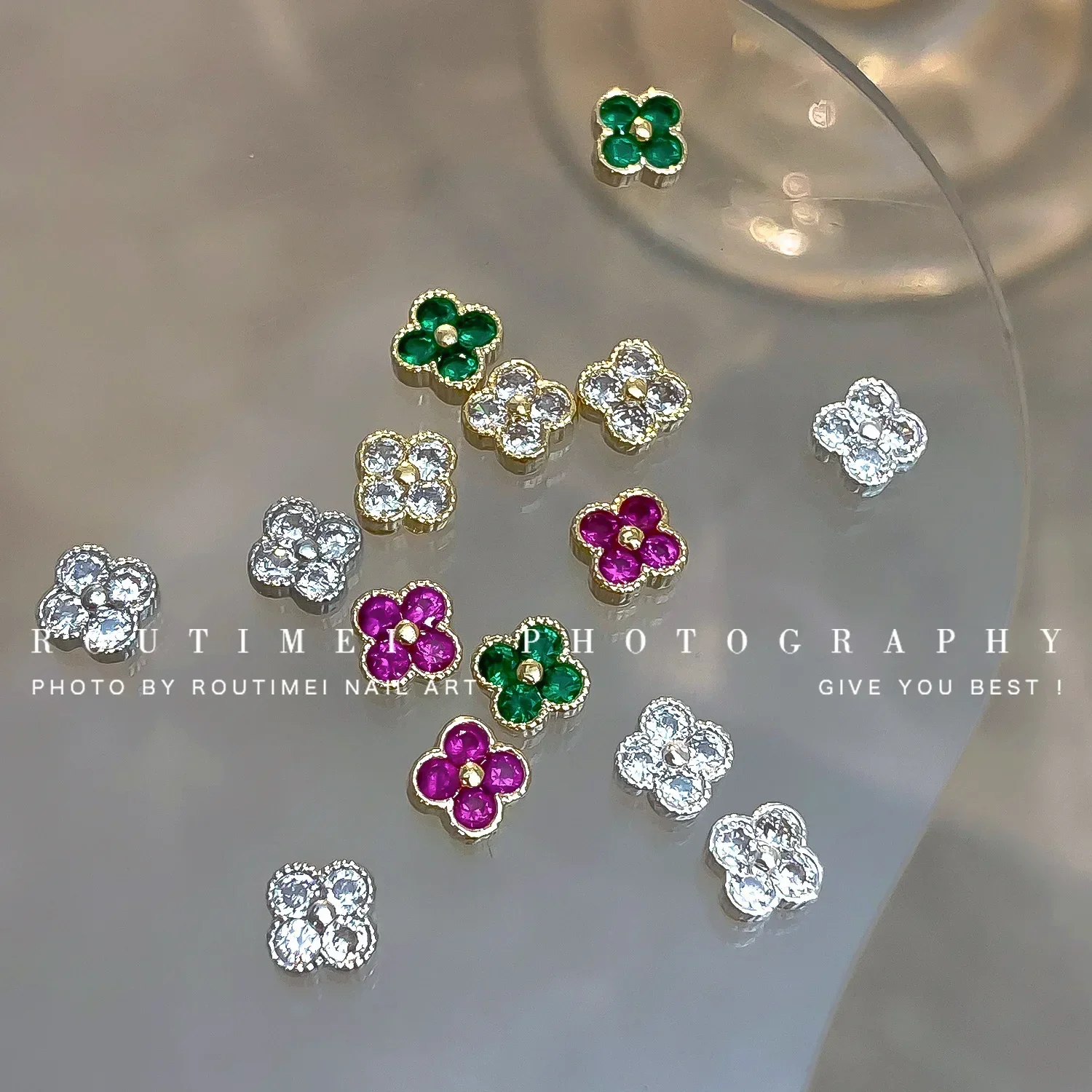 Diamante Rhinestone Acessórios para Prego, Super Brilhante Trevo, Verde, Roxo, Ouro, Flat Back, Luxo Nail Art Decoração, Manicure, 10Pcs por Saco