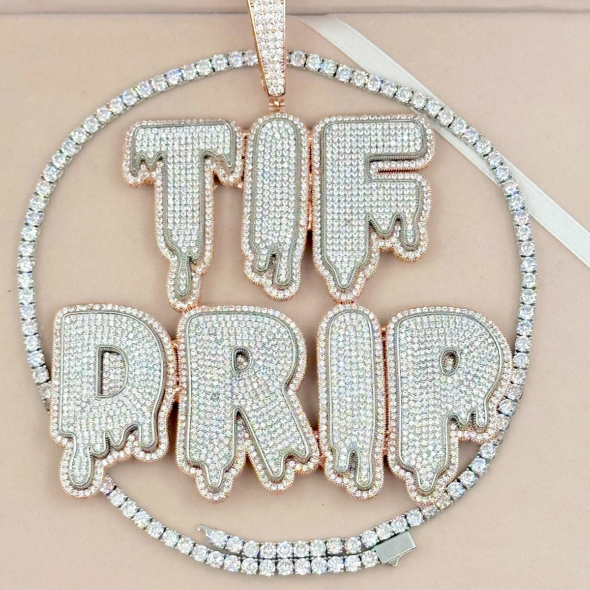 Drip Letter Custom Name Necklace for Women Two Tone Iced Out Personalized Pendant Micro Pave Hip Hop Jewelry 2023 Drop Shipping