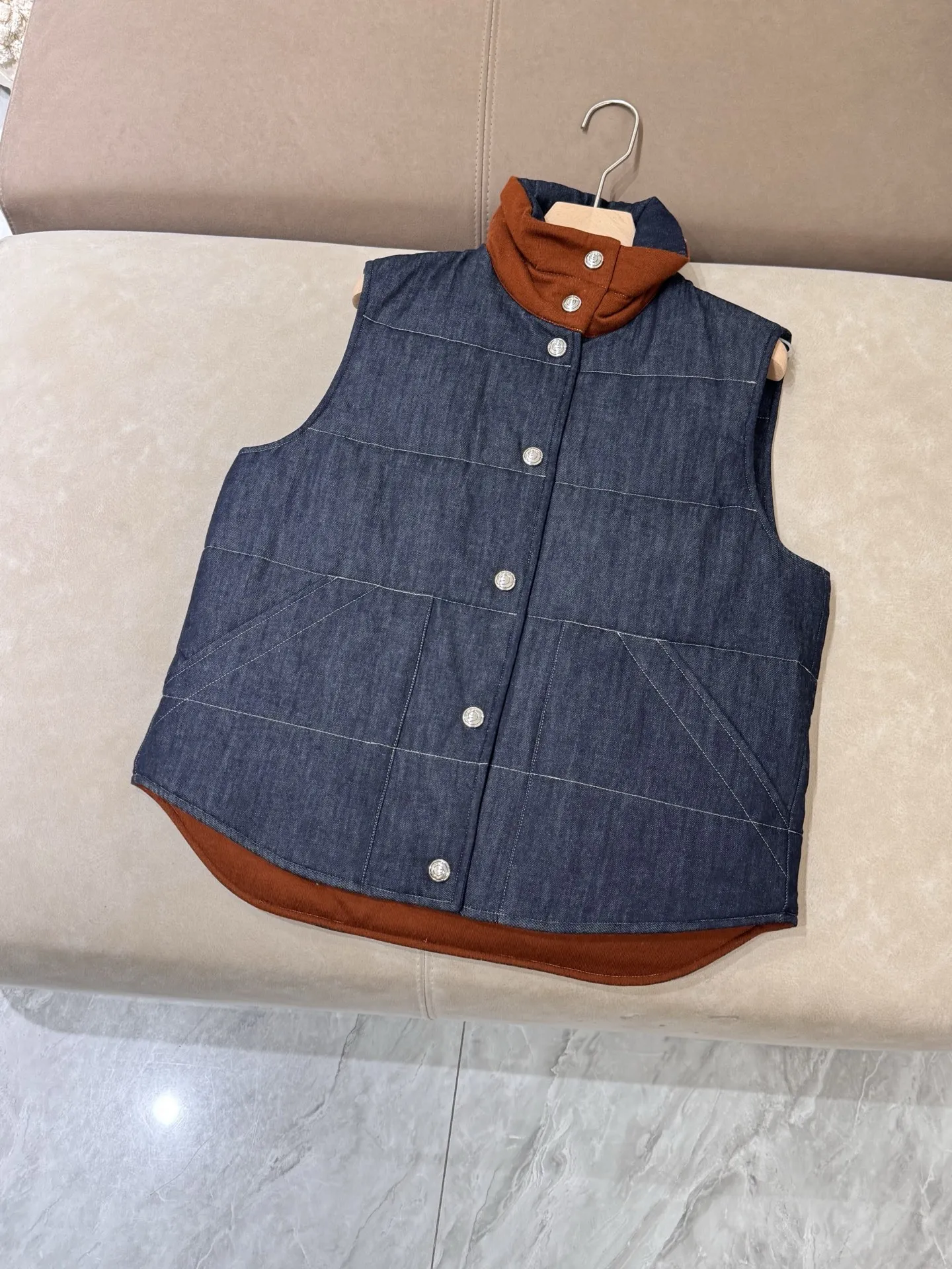 

Ladies' New High-Quality Denim Fabric Goose Down Vest Fashionable And Versatile Casual Top