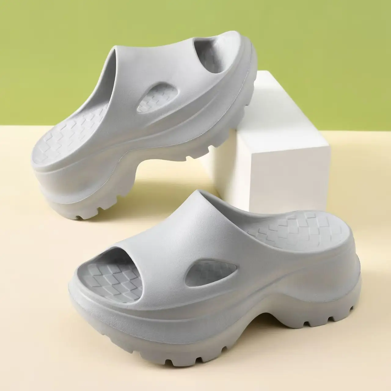 

Женские летние новые легкие домашние тапочки на толстой подошве, нескользящие тапочки для ванной с открытым носком, уличные пляжные тапочки