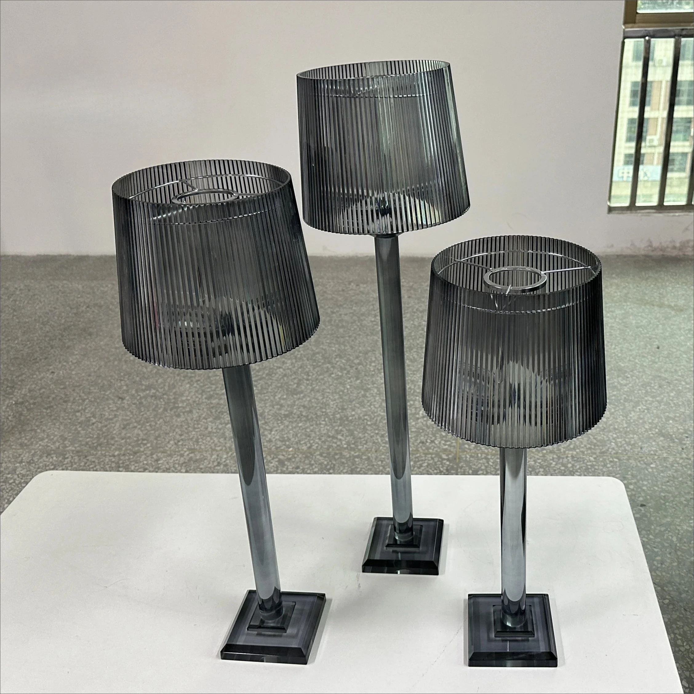 

New Design Tall Wedding Table Decoration Candle Stand 3 Pcs Smoke Gray Crystal Lamp Candle Holder