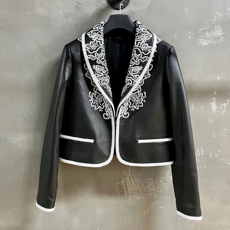 

2024 New Luxury Embroidery Design Women Real Leather Suit Coats Chic Ladies Short Imported Sheepskin Lapel Black/White Jackets