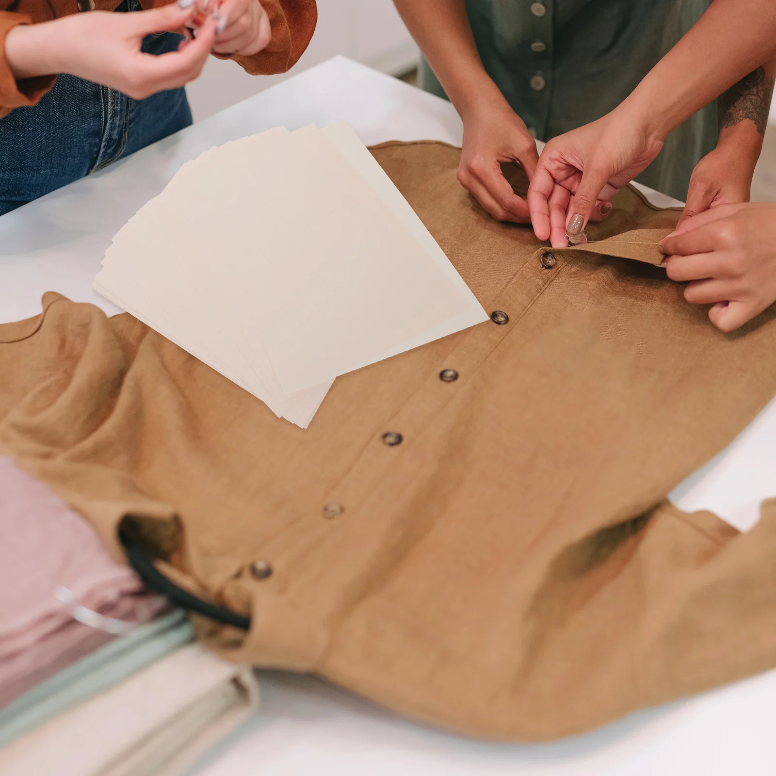 100 قطعة ورقة نقل الحرارة A4 صفائح التسامي للقمصان القبعات أكياس مآزر الطباعة ذاتية الصنع على قماش البوليستر الألياف الكيميائية