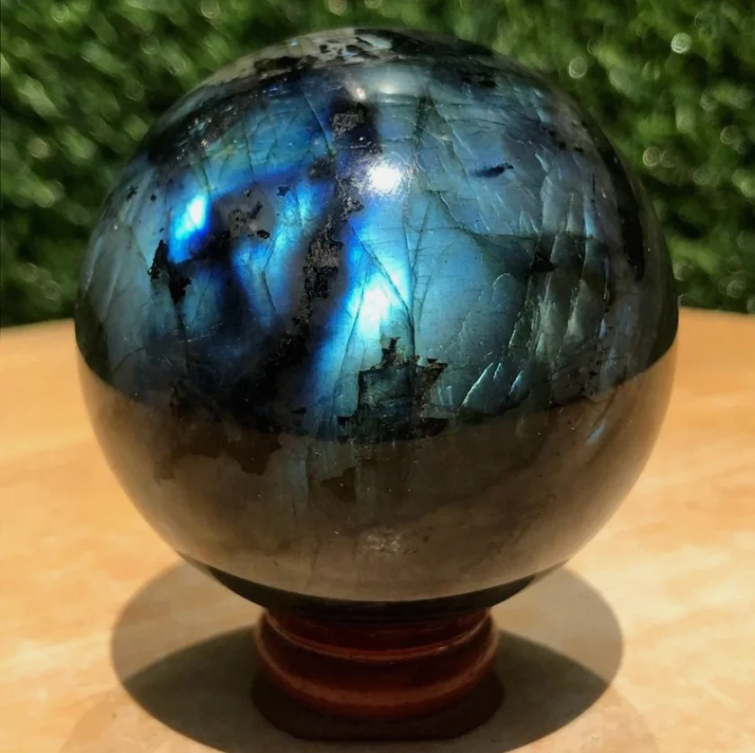 Natural Labradorite Crystal Stone Polished Massage Ball Yoga Magic Ball Home Decoration with Base