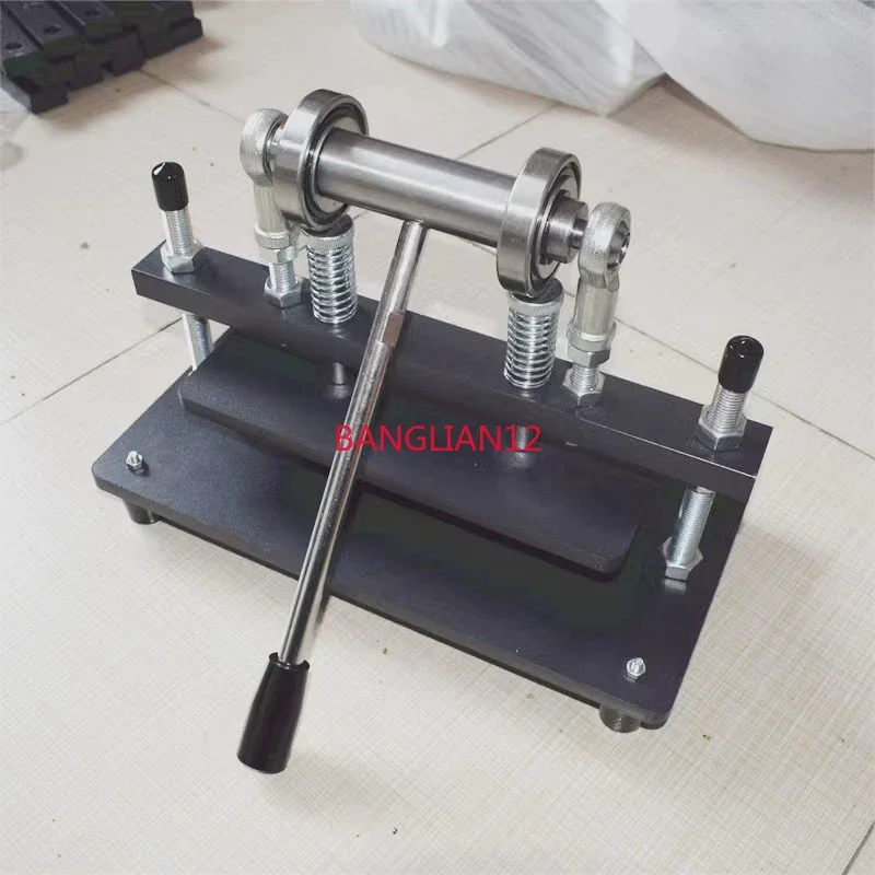 

Вырубной пресс для тиснения с двойными направляющими валами - для различных материалов