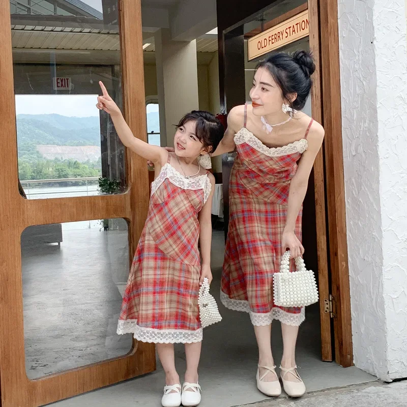 

2024 Mother and Daughter Plaid Suspenders Dress Vintage Mom Baby Girl Matching Same One Piece Dresses for Women Elegant Clothing