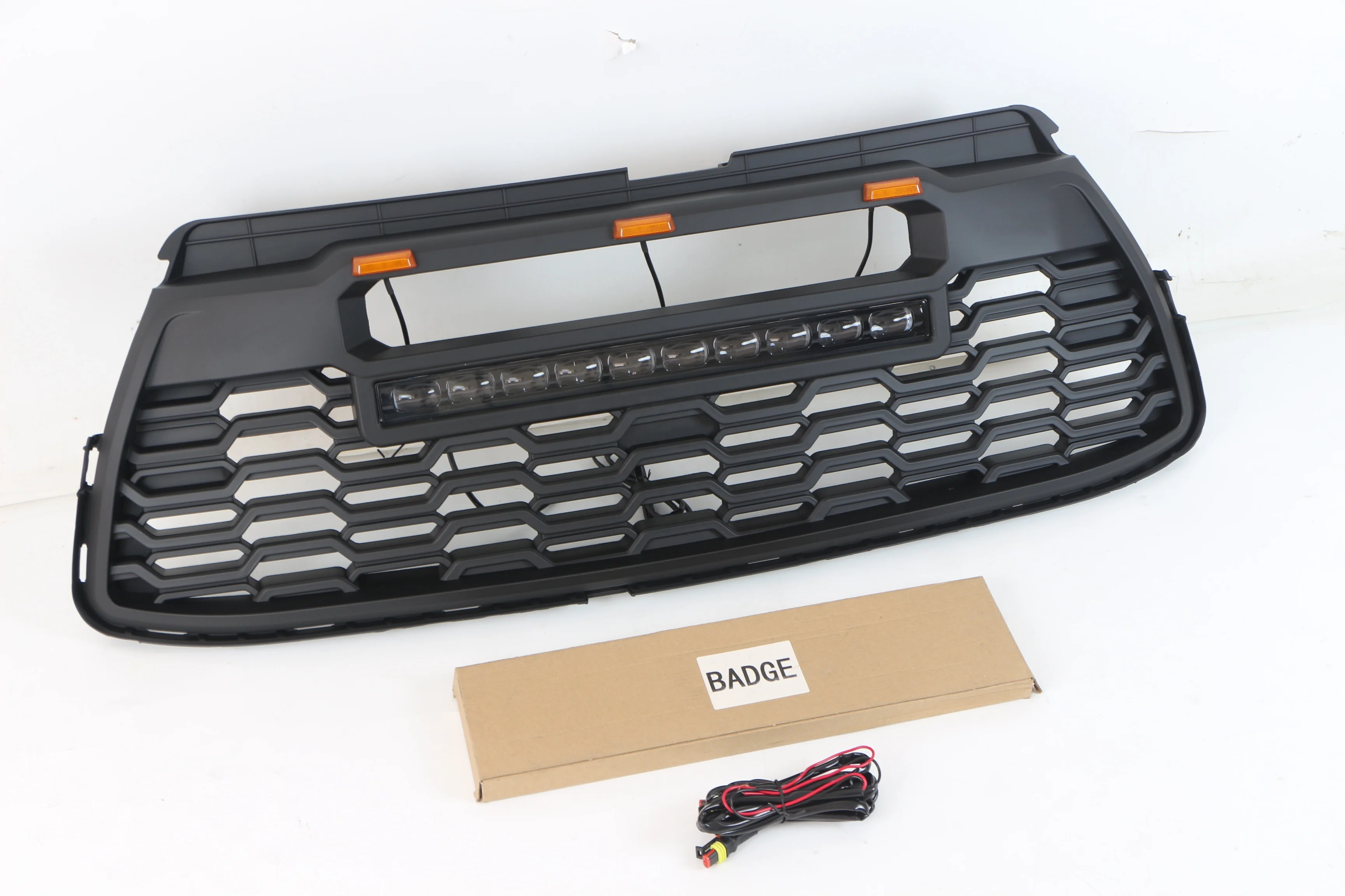 For Highlander 2015-2017 Front Upper Grille, Radiator Grill with LED Bar, 4x4 Offroad Car Parrilla Exterior Accessories ABSBlack
