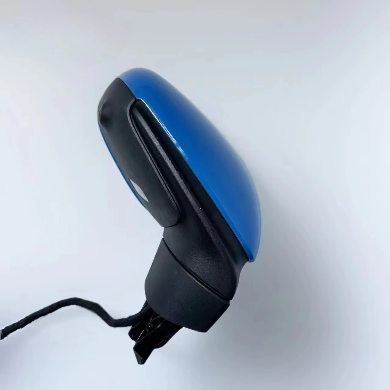High quality Electric Rearview Side Mirror for 718/911 Right Placement with Reverse Lens Base Turn Signal Used Condition