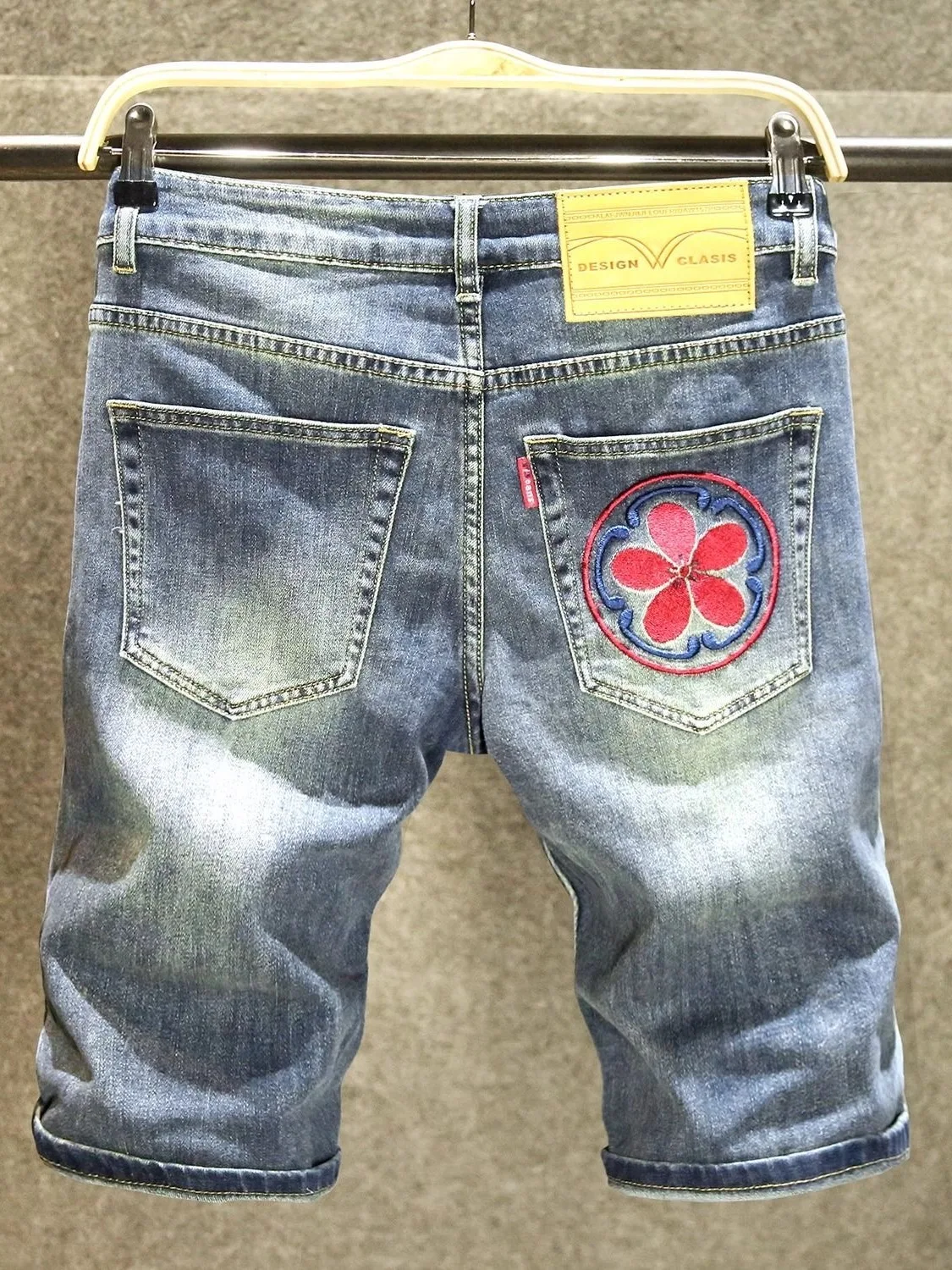 

Casual Embroidered Cotton Men's Short Pants Elastic Straight Leg Jeans mid Waist Zipper Fly Summer Wear Resistant Leisure Style