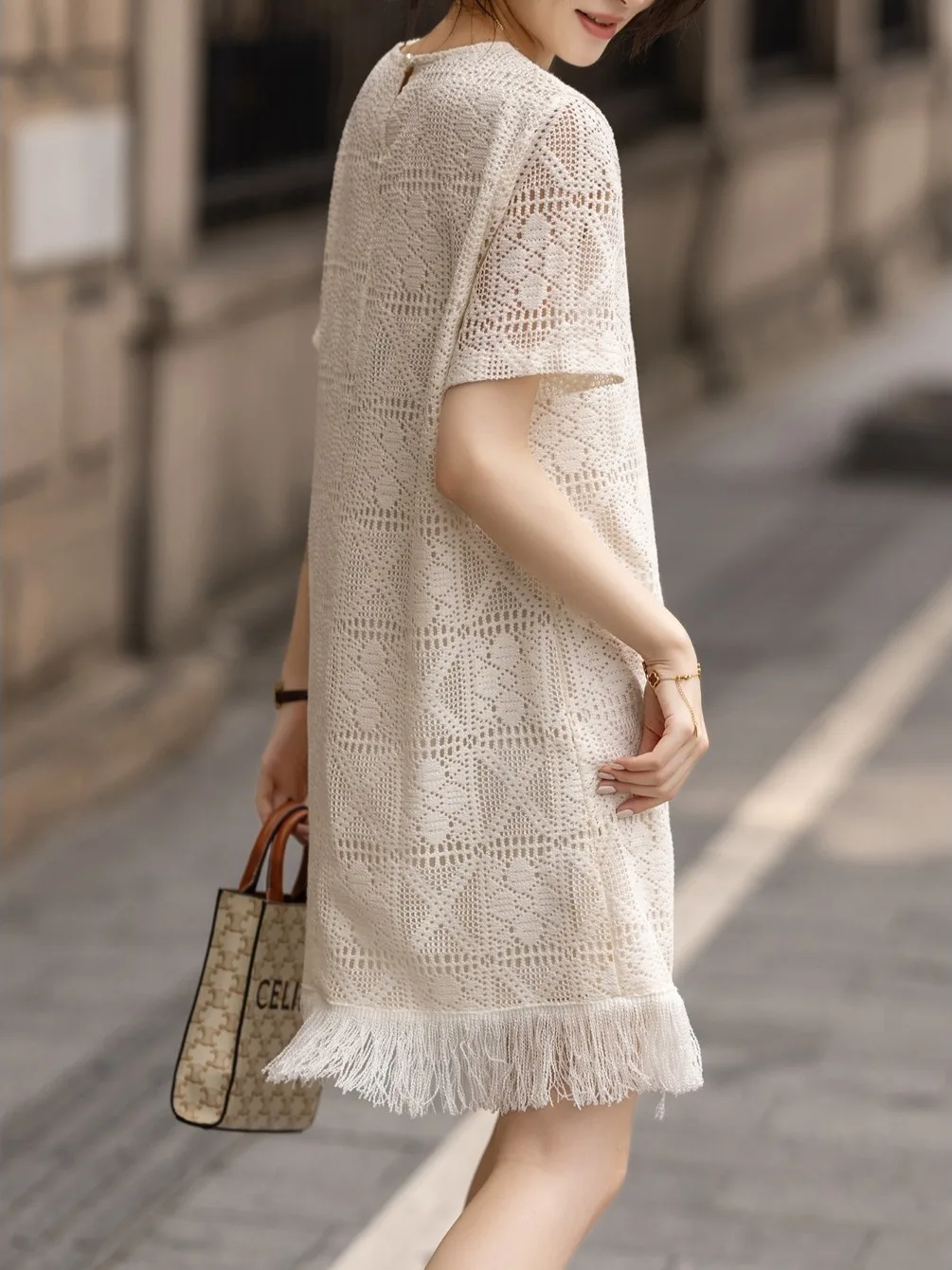 Damen-Sweatshirt mit Spitze, aushöhlen, Dr. Sommer 2025, Faion, Quaste, schlanker, bauchbedeckender Midirock, gerader Schnitt, Sve